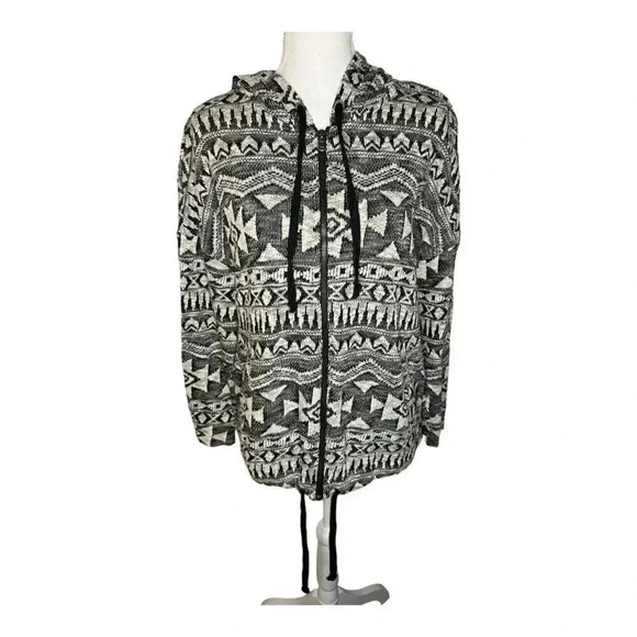 American‎ Eagle Outfitters Size Medium Black & White Aztec Hooded Zip Up Sweater - Picture 1 of 6